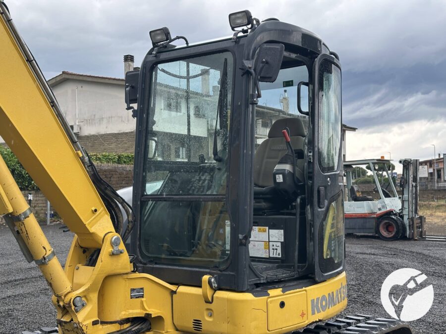 Miniescavatore Komatsu PC55-MR3 usato anno 2016 in vendita – DAMAC