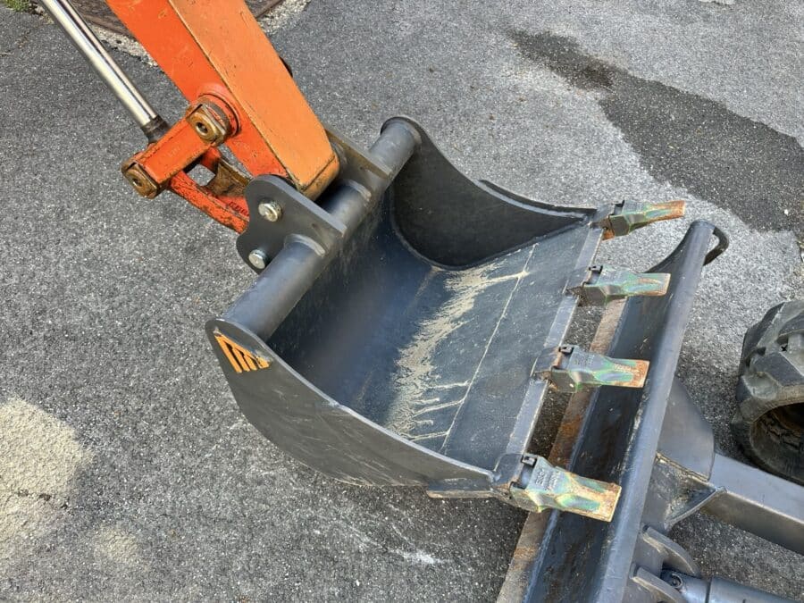 Miniescavatore Kubota U27-4 usato 2017 con cabina chiusa, girosagoma e impianto martello in vendita a Roma