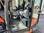 Miniescavatore Kubota U27-4 usato 2017 con cabina chiusa, girosagoma e impianto martello in vendita a Roma