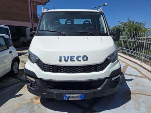Autocarro ribaltabile trilaterale Iveco Daily 35C160 usato 2017 in vendita a Foggia