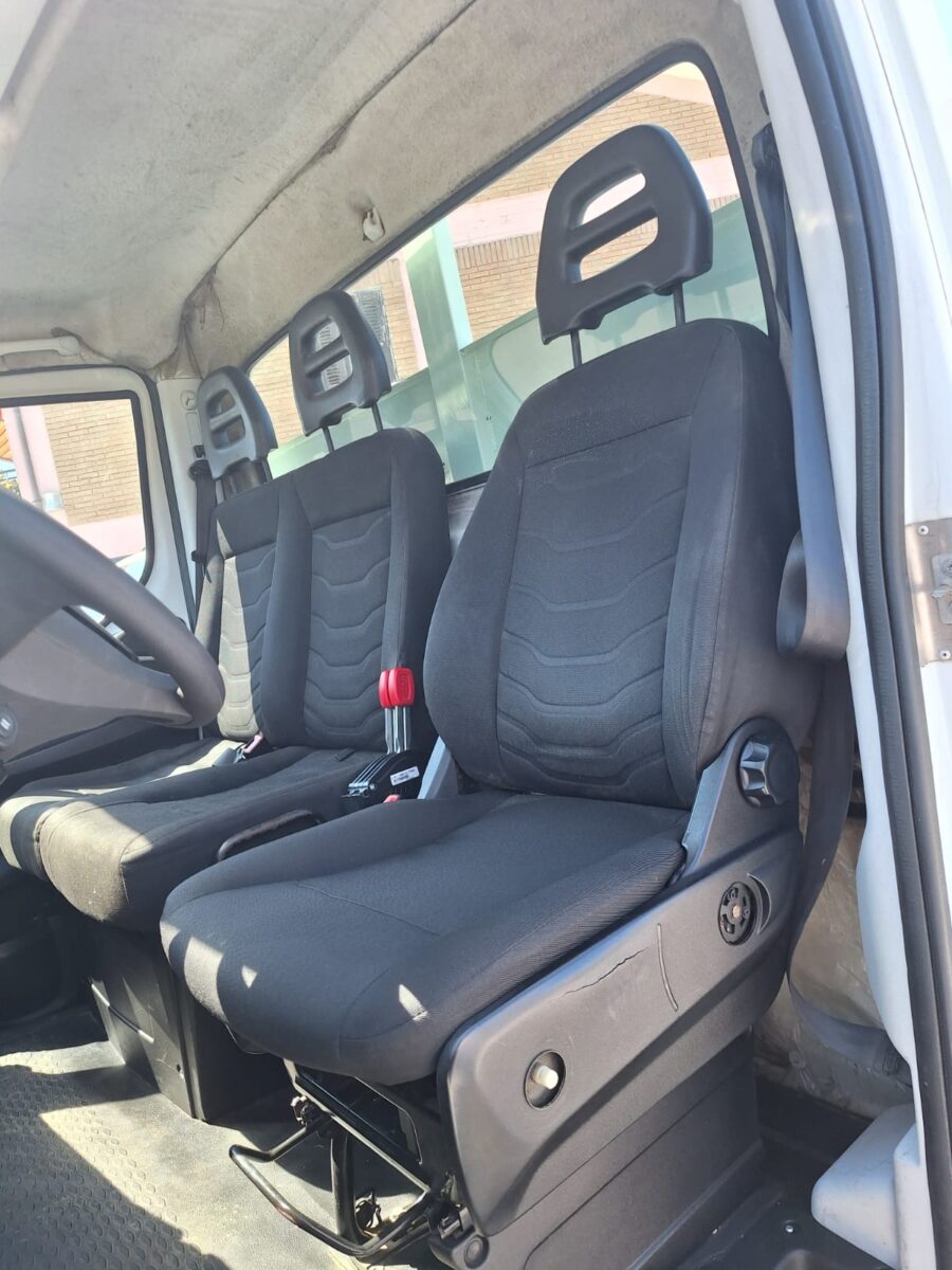 Autocarro ribaltabile trilaterale Iveco Daily 35C160 usato 2017 in vendita a Foggia