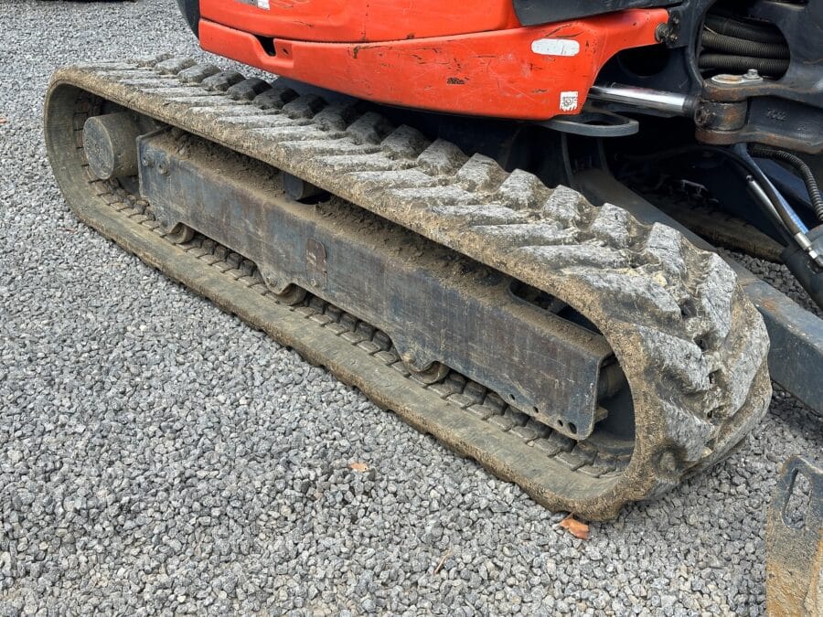 Kubota U27-4 dettaglio cingolo in gomma