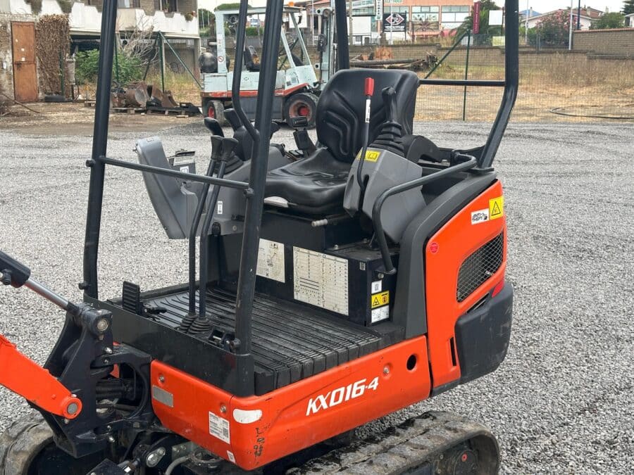 Miniescavatore Kubota KX016-4 usato del 2022 in vendita, DAMAC macchine movimento terra