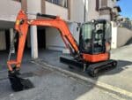 Miniescavatore Kubota U36-4 usato 2018 con cabina chiusa, girosagoma, attacco rapido e due benne in vendita a Roma