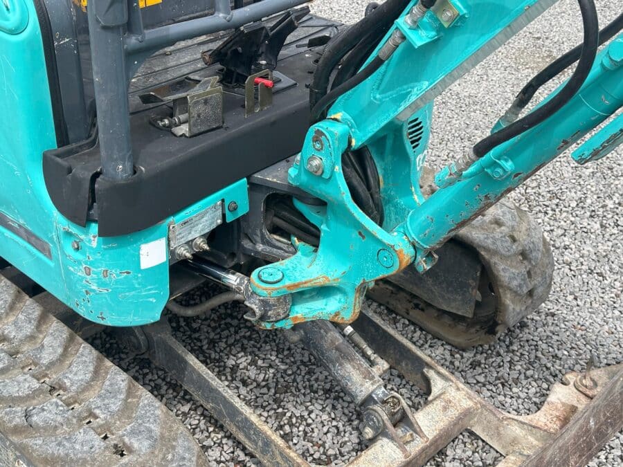 Miniescavatore Kobelco SK17SR usato 2021 con girosagoma, carro variabile e impianto martello in vendita a Roma