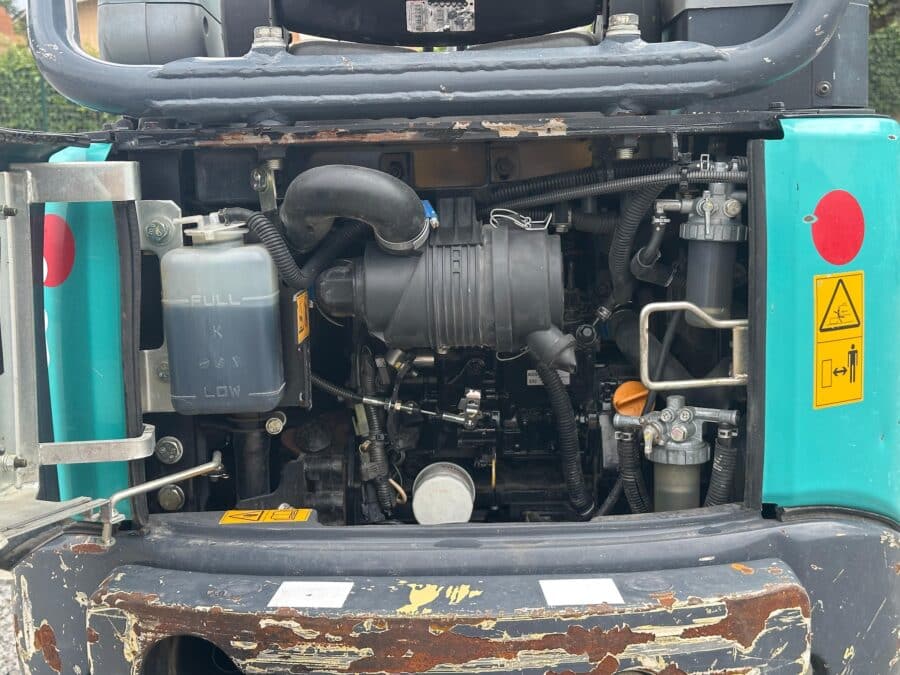 Miniescavatore Kobelco SK17SR usato 2021 con girosagoma, carro variabile e impianto martello in vendita a Roma