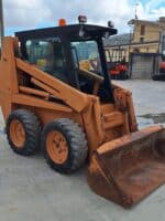 Descubre la cargadora compacta CASE 721 de 1997: compacta, maniobrable y en buen estado. Sólo 4400 horas de trabajo y cuchara estándar incluida. Disponible inmediatamente en DAMAC.