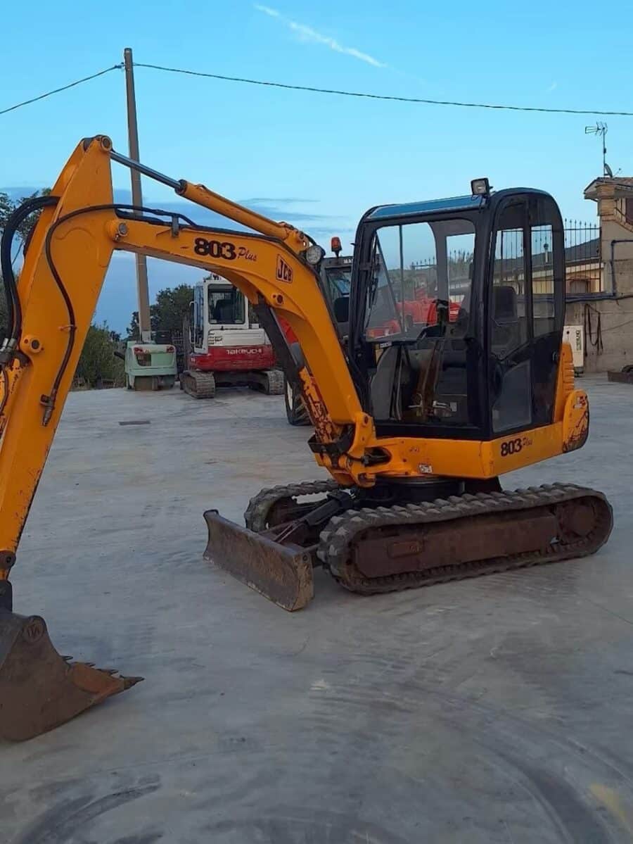 2004 JCB 803 Plus mini excavator for sale in Foggia - side view.