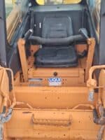 Descubre la cargadora compacta CASE 721 de 1997: compacta, maniobrable y en buen estado. Sólo 4400 horas de trabajo y cuchara estándar incluida. Disponible inmediatamente en DAMAC.