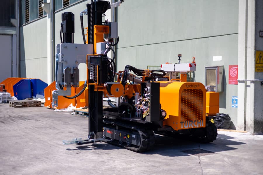 Turchi 300F self-propelled hydraulic pile driver for photovoltaic systems