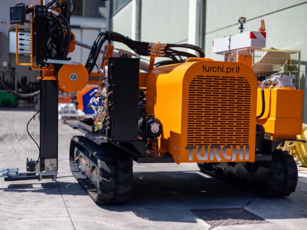 Turchi 300F self-propelled hydraulic pile driver for photovoltaic systems