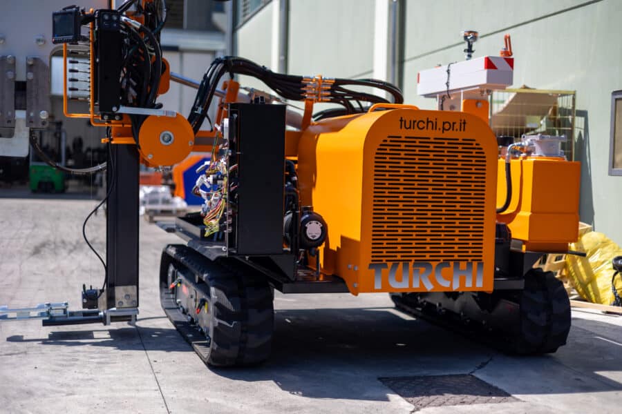 Turchi 300F self-propelled hydraulic pile driver for photovoltaic systems
