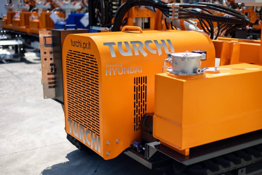 Turchi 300F self-propelled hydraulic pile driver for photovoltaic systems
