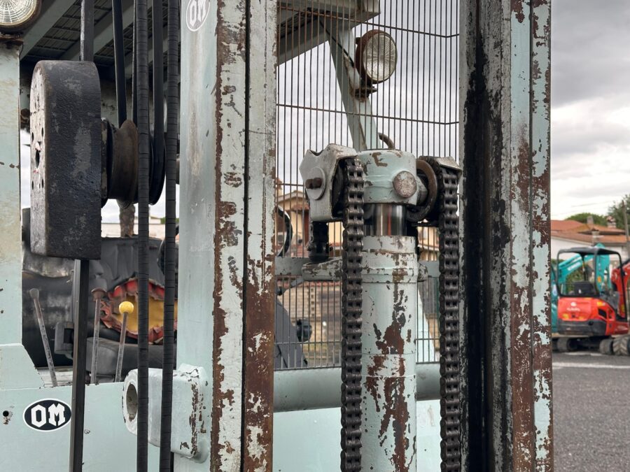 Detail OM DI35C 1988 mast for sale in Anguillara Sabazia