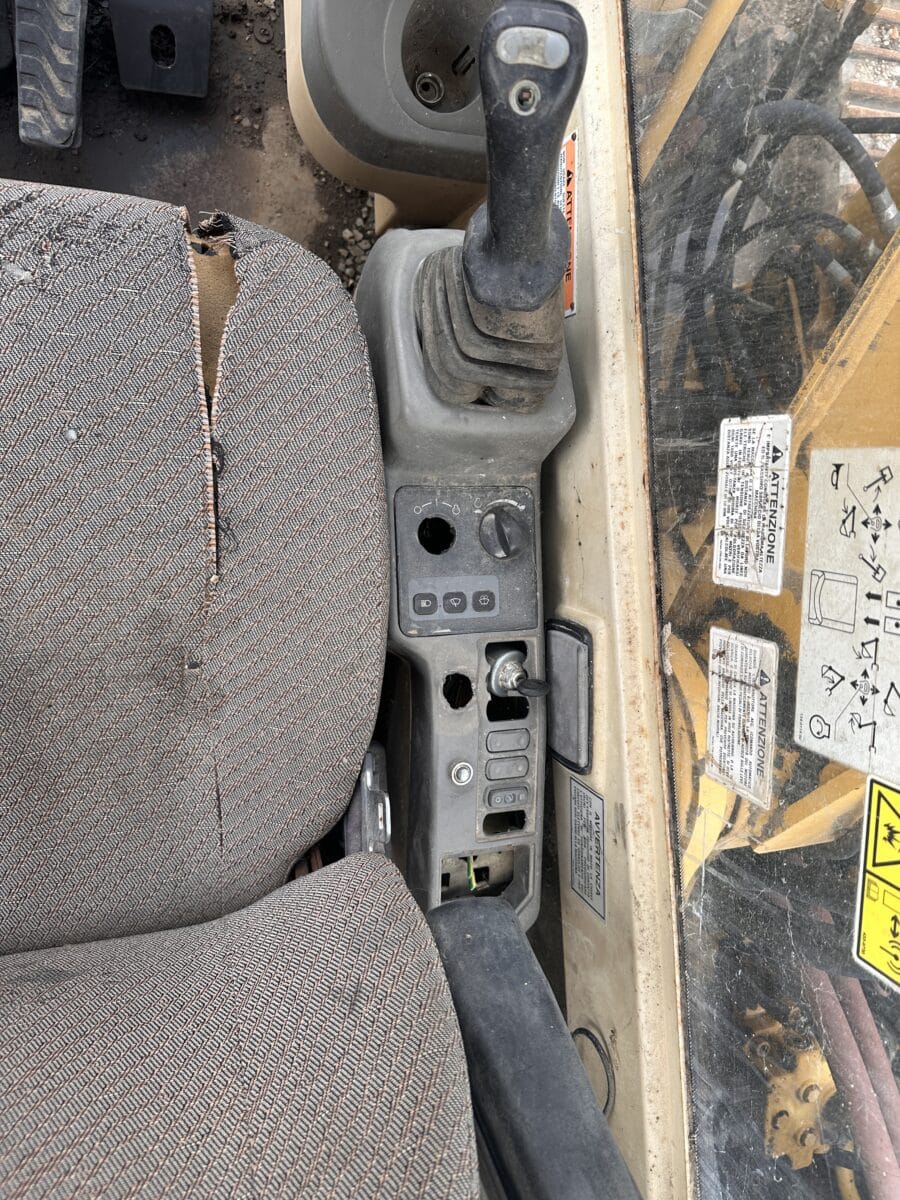 Joystick CATERPILLAR 318B 2001 for sale in Rome