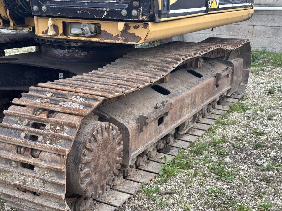 2001 CATERPILLAR 318B wagon for sale in Rome, Italy