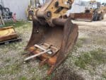 CATERPILLAR 318B 2001 bucket for sale in Rome, Italy