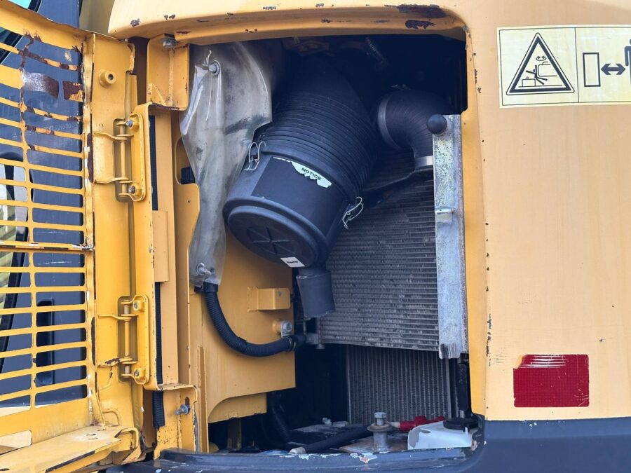 Used 2008 Komatsu PC138US-8 crawler excavator for sale in Rome, Italy