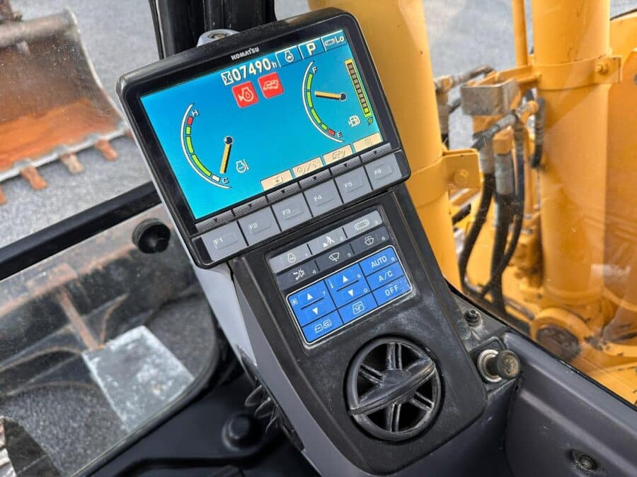 Used 2008 Komatsu PC138US-8 crawler excavator for sale in Rome, Italy