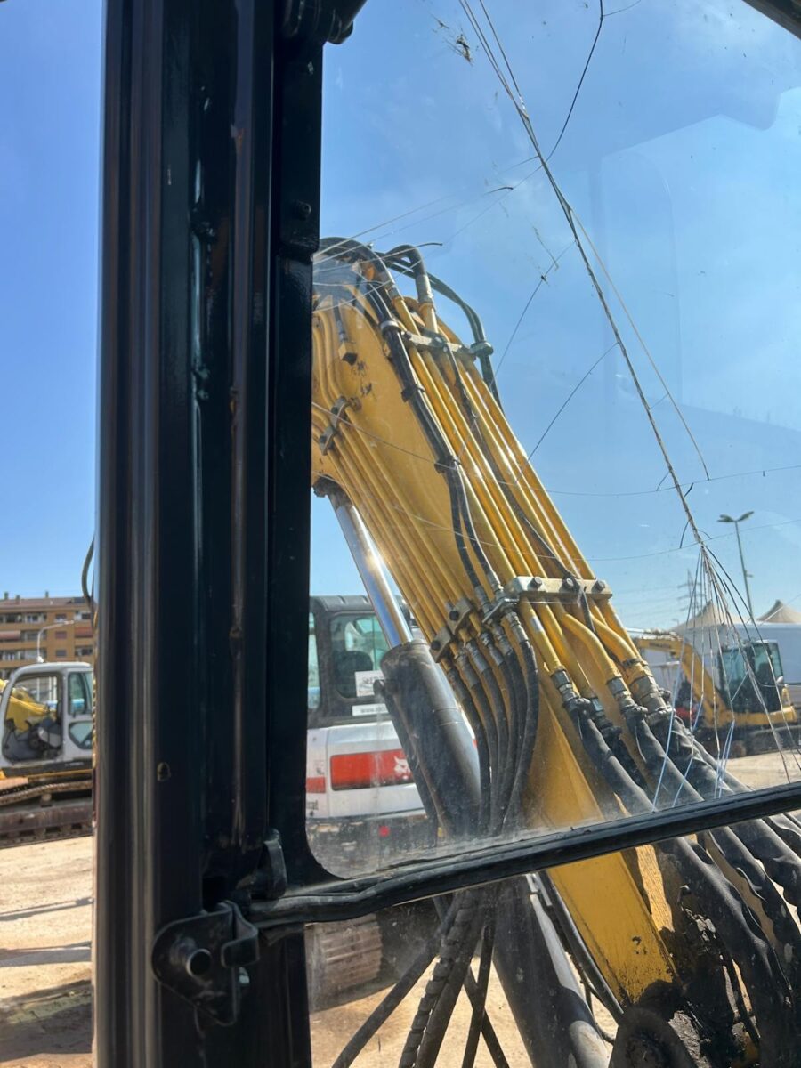 2017 New Holland E60C crawler excavator for sale in Rome, Italy