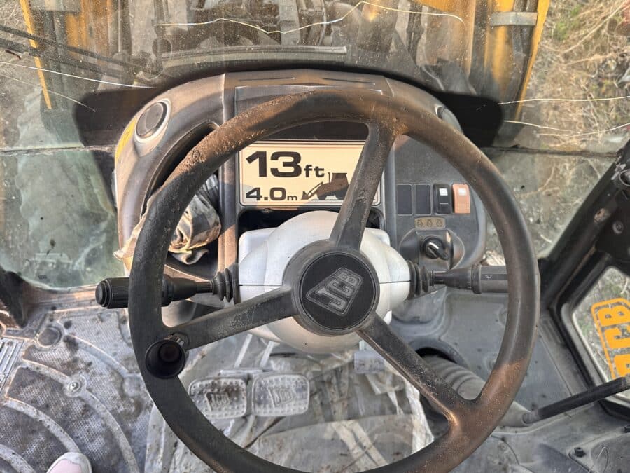 2005 JCB 3CX-4T rigid backhoe loader for sale in Rome, Italy - Volante