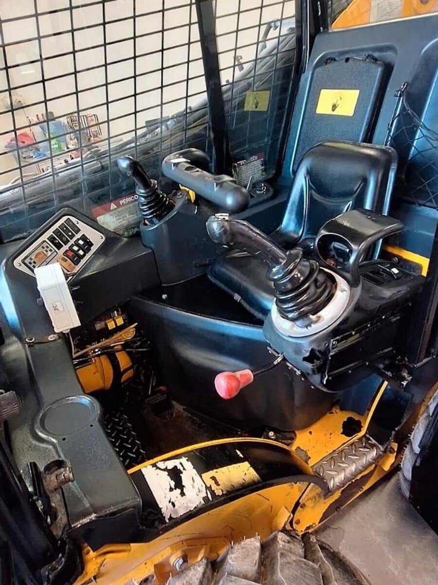 Cabina de cargadora de ruedas JCB 190HF en venta en DAMAC