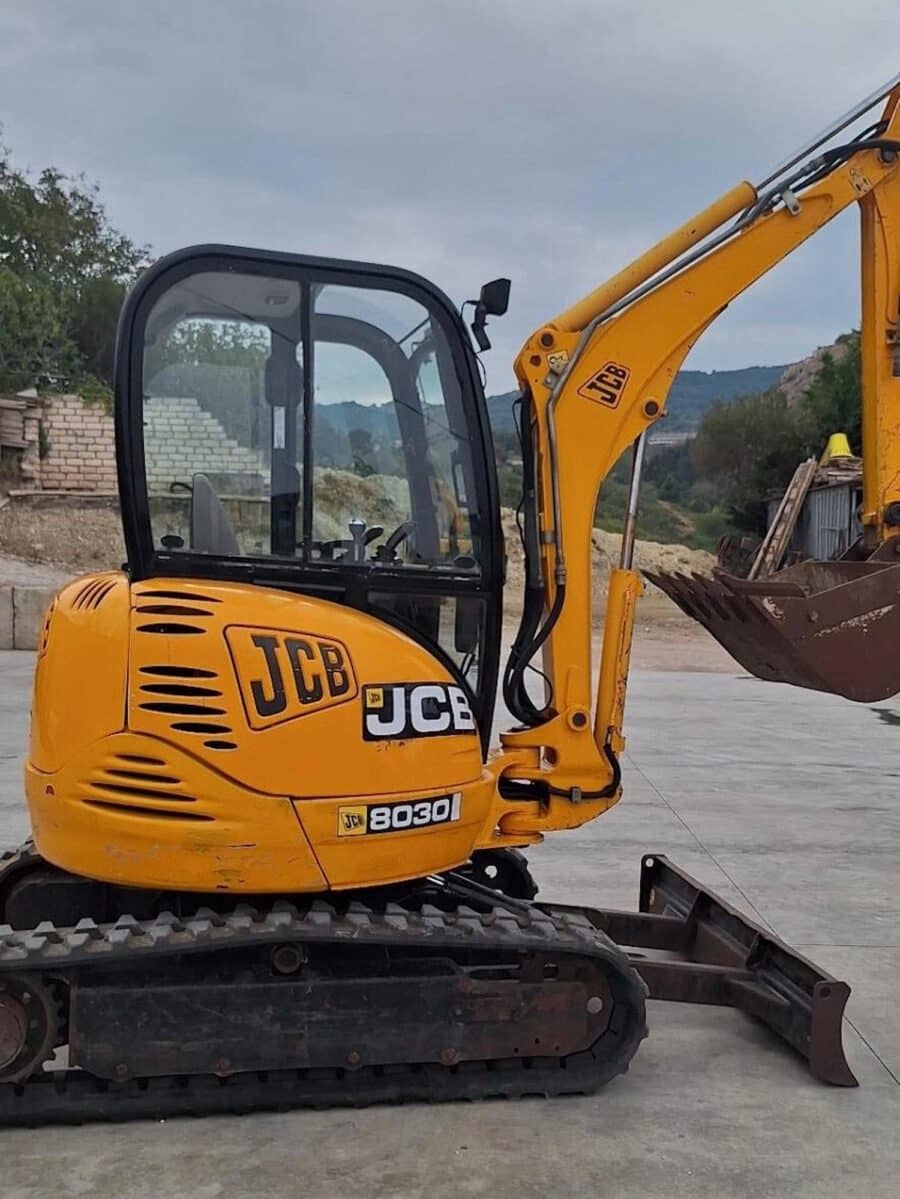 Miniescavatore JCB 8030 ZTS usato in vendita da DAMAC