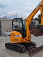 Vista frontale JCB 8030 ZTS usato in vendita da DAMAC