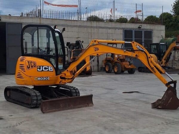 Miniescavatore JCB 8030 ZTS usato in vendita da DAMAC