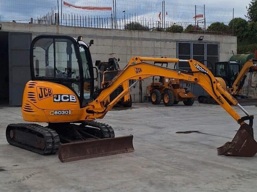 Miniescavatore JCB 8030 ZTS usato in vendita da DAMAC