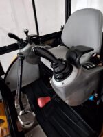 Interno cabina JCB 8030 ZTS usato in vendita da DAMAC