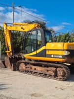 Vista posteriore JCB JS130 in vendita a Foggia