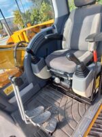 Interno Cabina JCB JS130 in vendita a Foggia