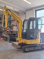 Miniescavatore Komatsu PC27MR-2 miniescavatore compatto in vendita a Foggia