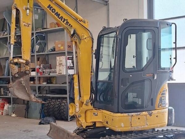 Miniescavatore Komatsu PC27MR-2 miniescavatore compatto in vendita a Foggia