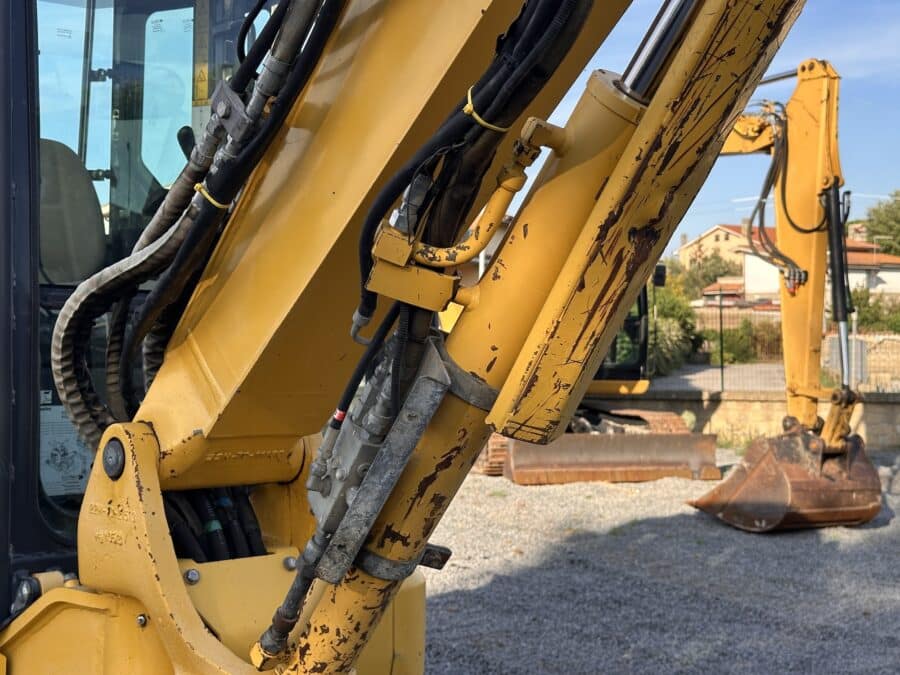 Komatsu PC55MR-3 compact mini excavator hydraulic system for sale - DAMAC