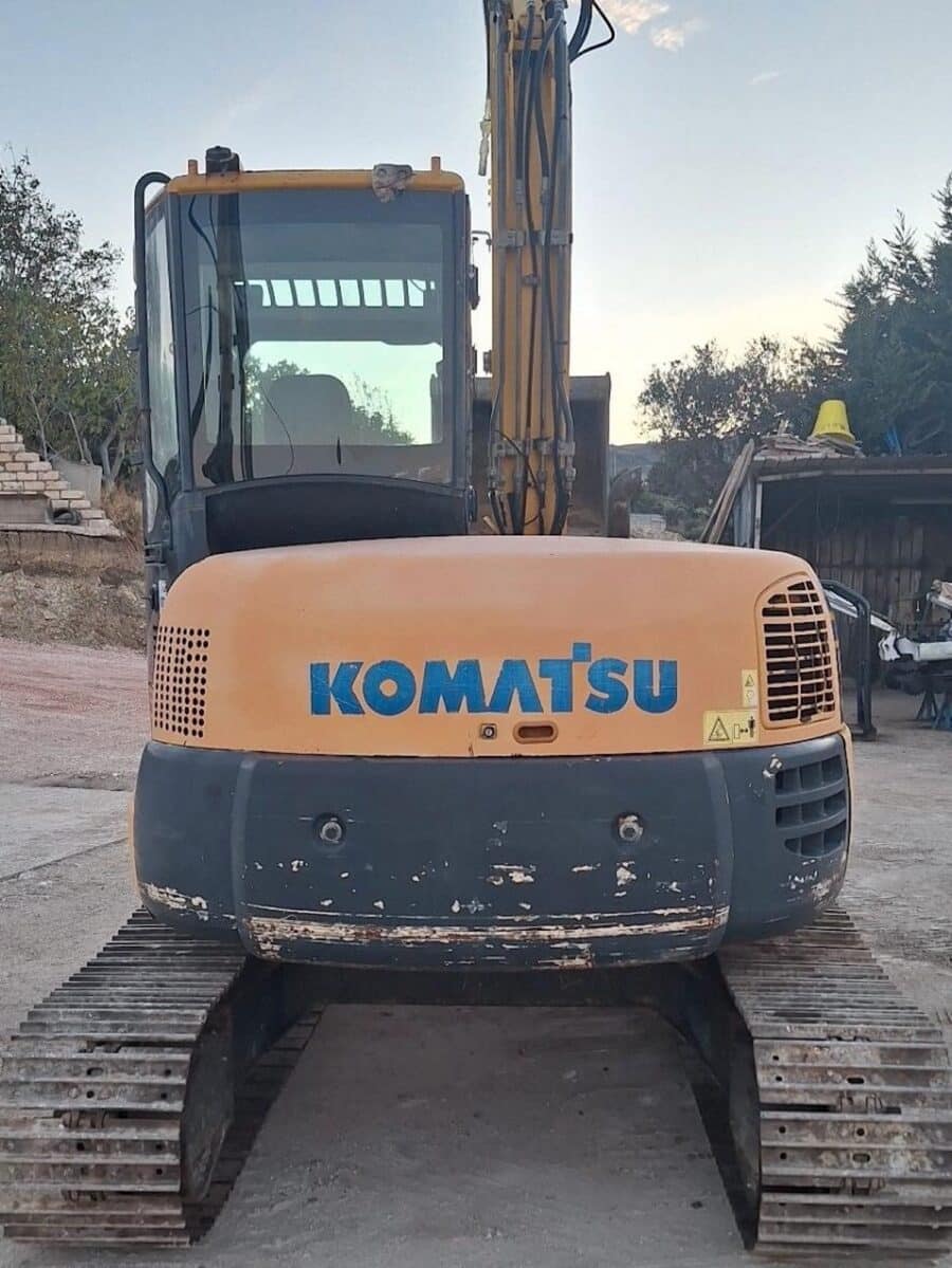 Kompaktowa koparka Komatsu PC80MR na sprzedaż w DAMAC