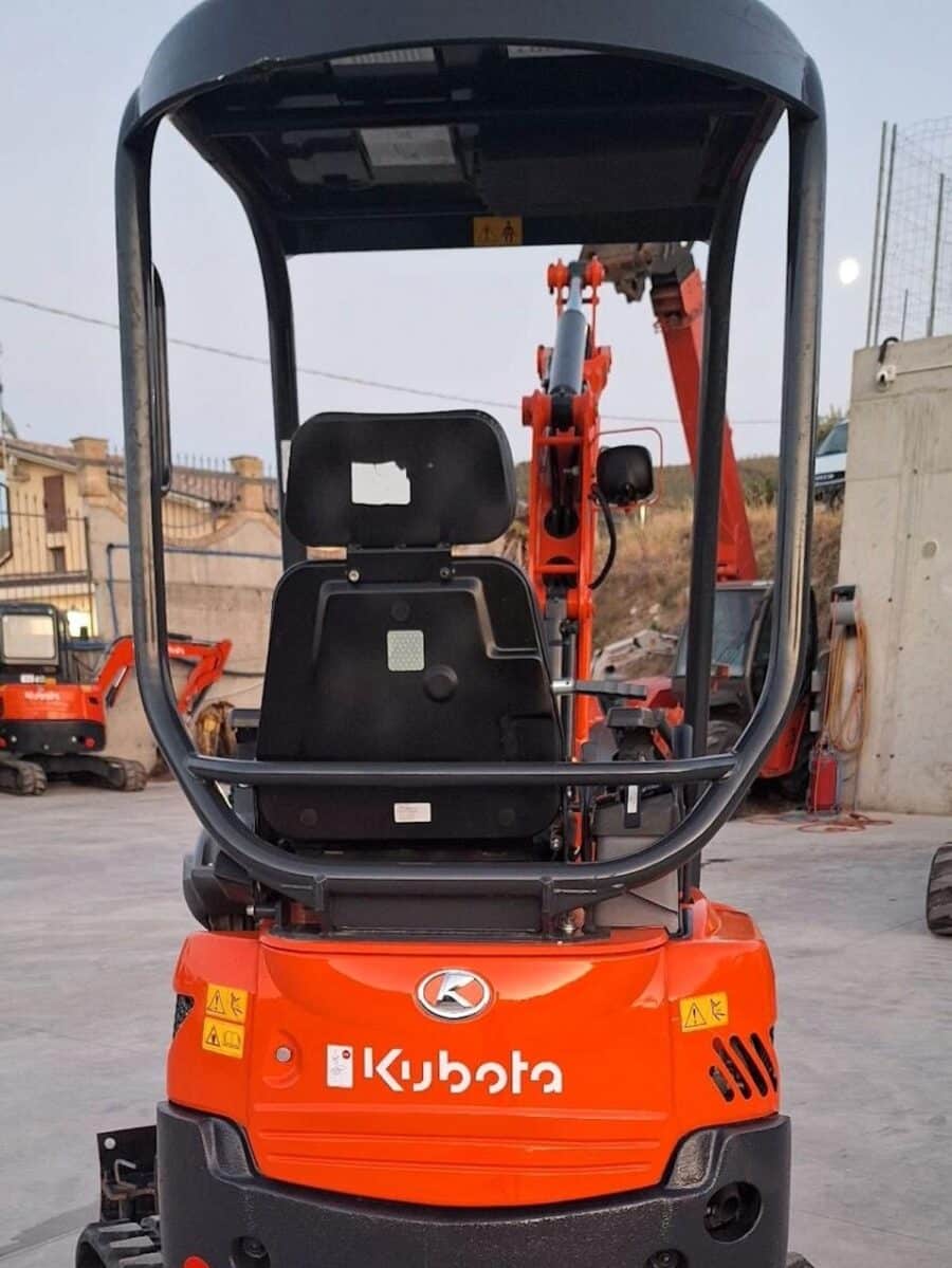 Détail de la cabine Kubota U17-3α d'occasion à vendre chez DAMAC