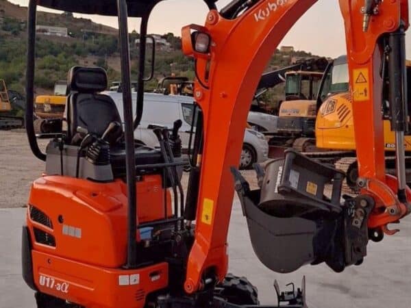 Używana minikoparka Kubota U17-3α na sprzedaż od DAMAC
