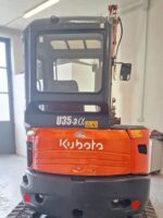 Vista posteriore Kubota U35-3a3 in vendita a Foggia