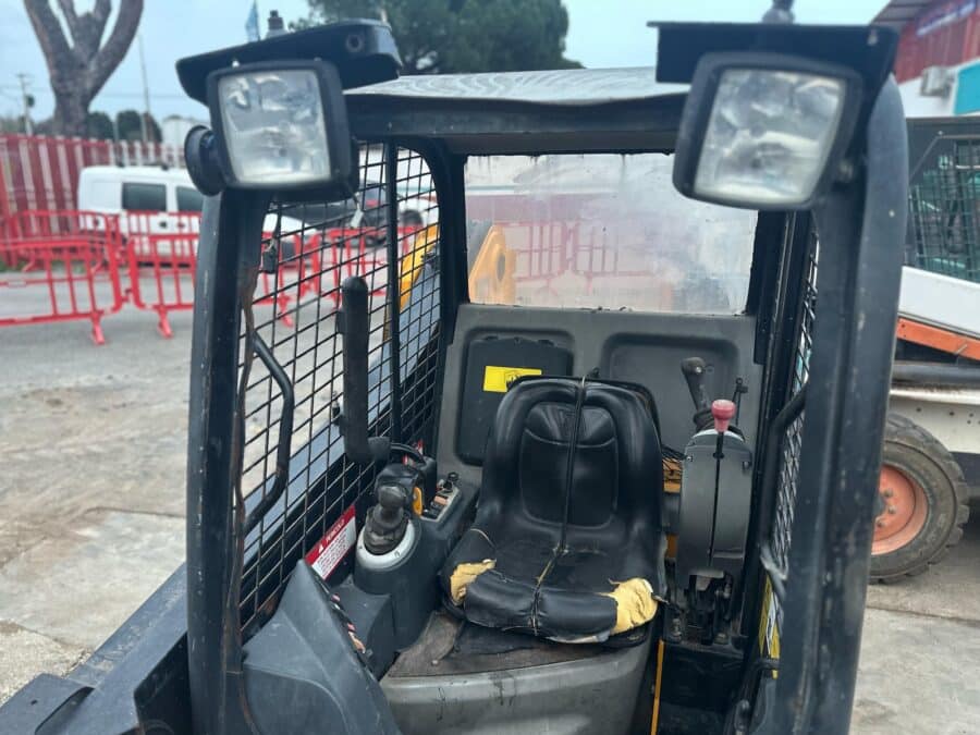 JCB 170HF 2007 cab for sale in Rome