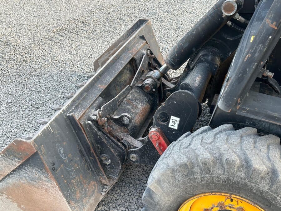 Dettaglio idraulica JCB 225 del 2012 in vendita da DAMAC