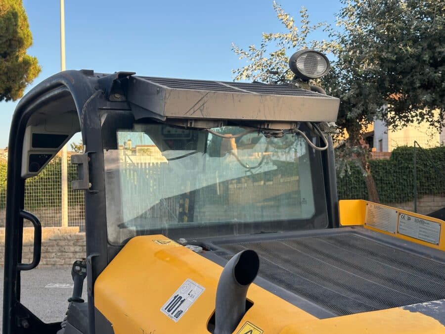 Dettaglio posteriore JCB 225 del 2012 in vendita da DAMAC