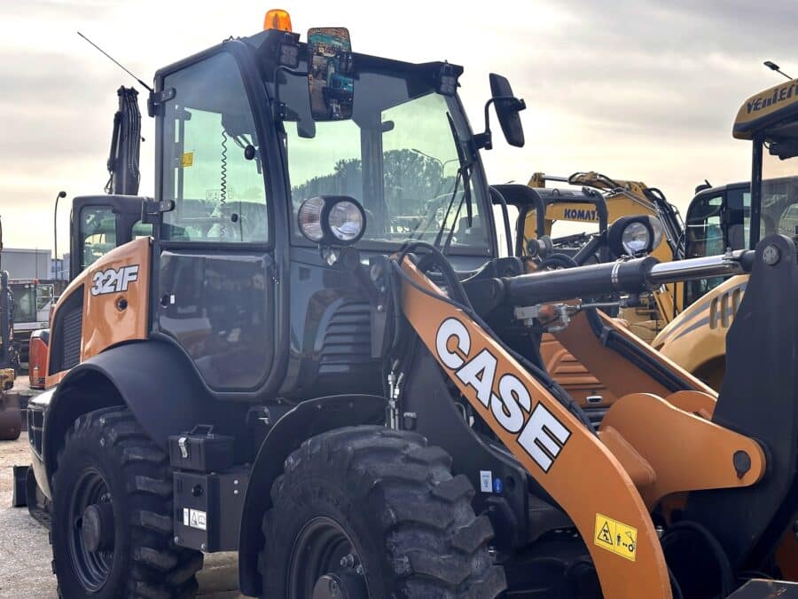 Used 2019 CASE 321F wheel loader for sale in Rome, Italy