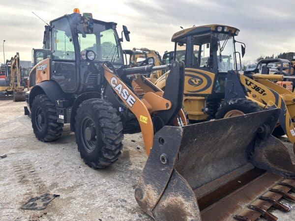 Used 2019 CASE 321F wheel loader for sale in Rome, Italy