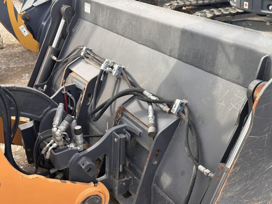 Used 2019 CASE 321F wheel loader for sale in Rome, Italy