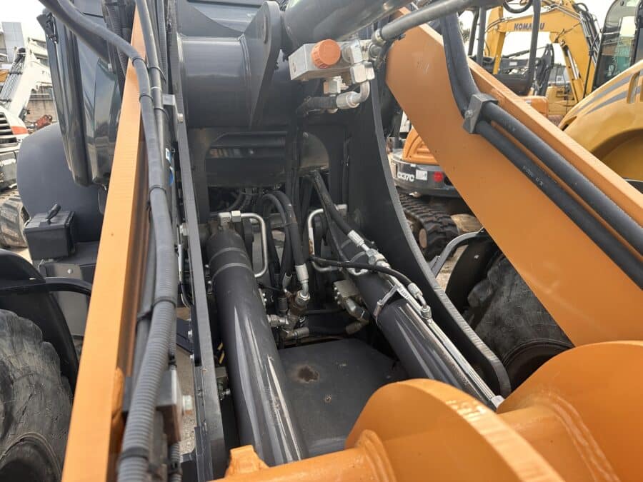 Used 2019 CASE 321F wheel loader for sale in Rome, Italy