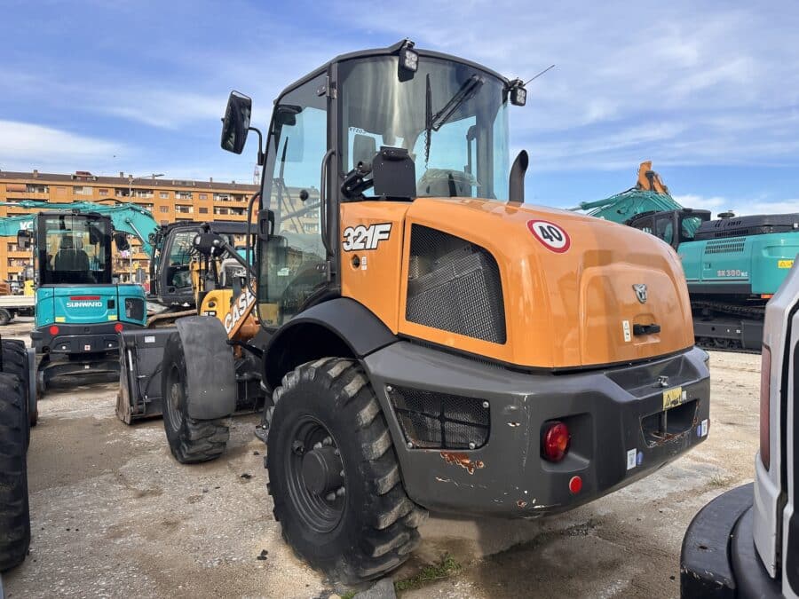 Used 2019 CASE 321F wheel loader for sale in Rome, Italy
