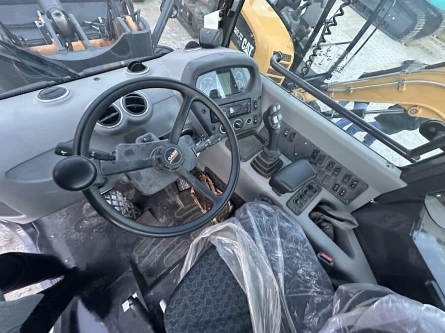 Used 2019 CASE 321F wheel loader for sale in Rome, Italy
