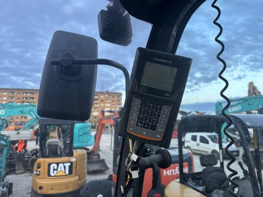 Used 2019 CASE 321F wheel loader for sale in Rome, Italy